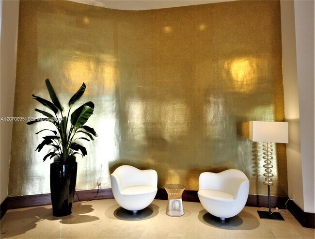 Building Photo - 5151 Collins Ave