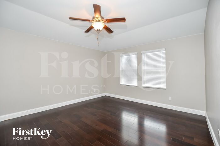 Building Photo - 501 Coolidge Ln