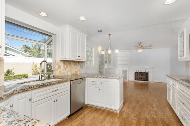 Building Photo - South Huntington Beach Home