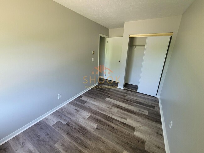 Building Photo - 3BR/2BA BI-LEVEL ON LAFAYETTE'S SOUTH SIDE