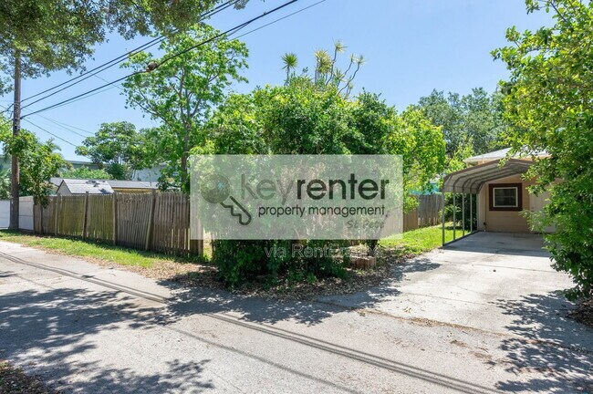 Building Photo - 983 47th Ave N