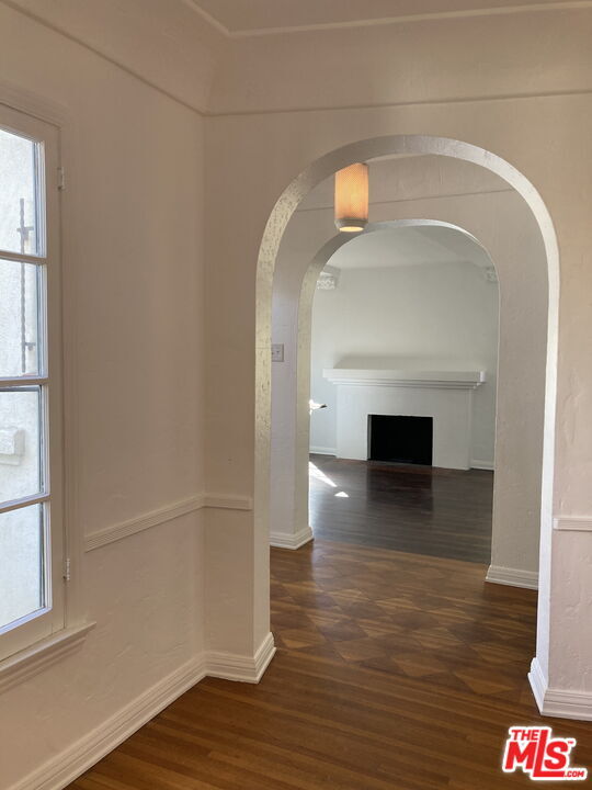 Building Photo - 1045 S Crescent Heights Blvd