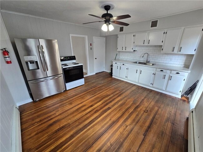 Building Photo - 1019 Victory Hwy