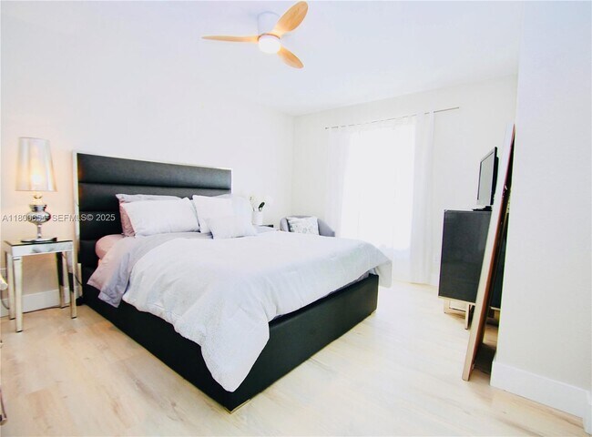 Building Photo - 244 NW 6th Ave