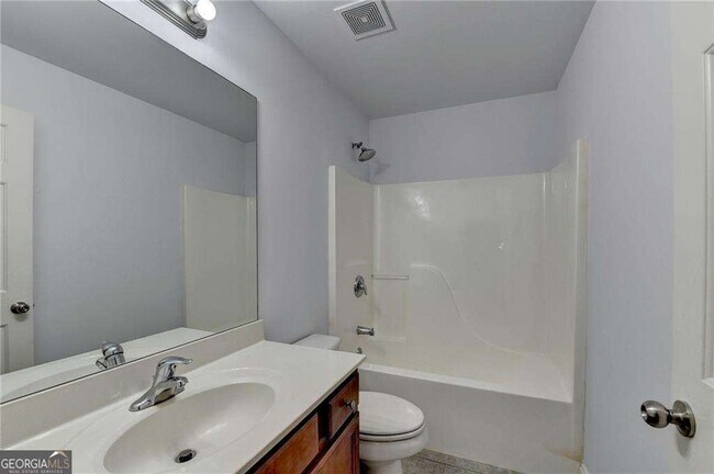 Building Photo - 2104 Nelms Pointe Landing