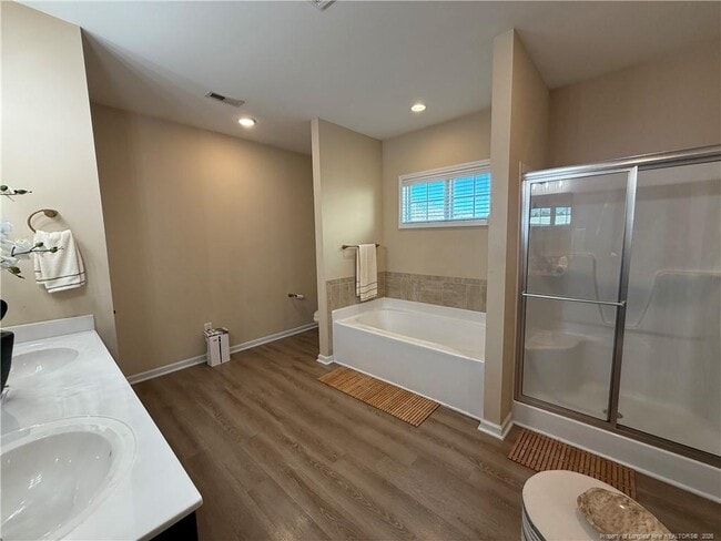 Building Photo - 2040 Stonewash Dr