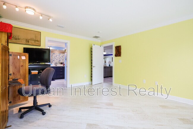 Building Photo - 501 Benning Dr