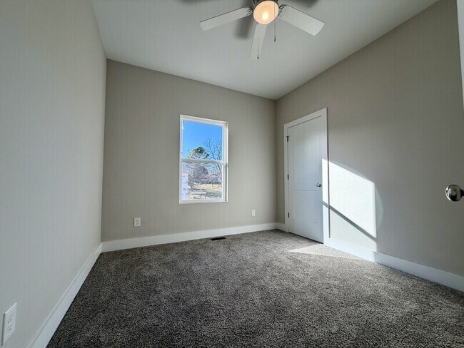 Building Photo - 75 Woodsdale Pl SE