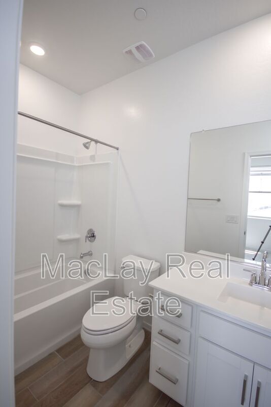 Building Photo - 21326 W Roanoke Ave