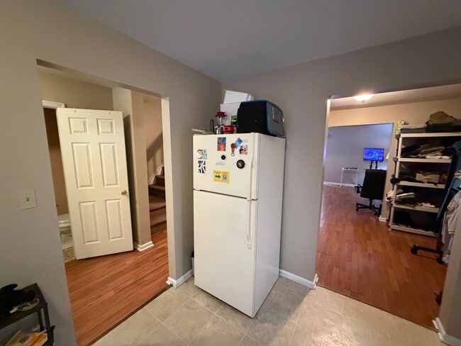 Building Photo - 7 Lenape Ln