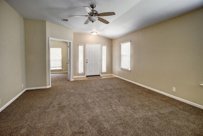 Building Photo - 319 Wildcat Dr
