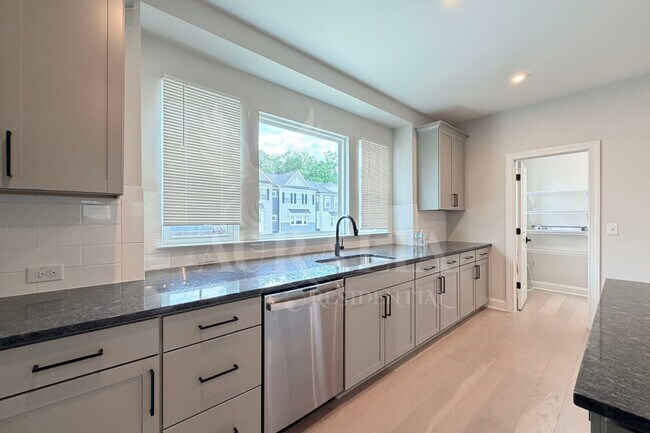 Building Photo - 829 Amley Pl