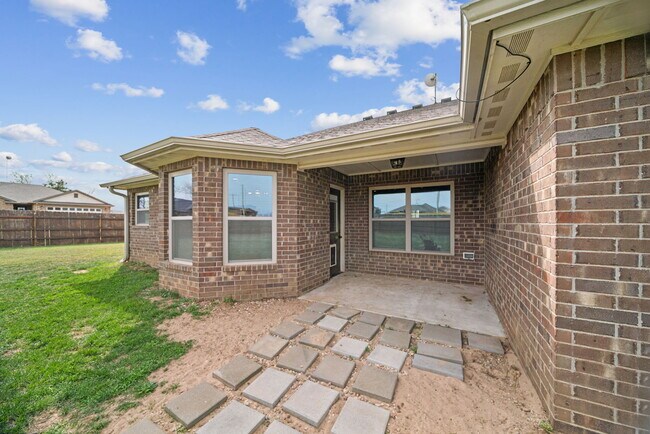 Building Photo - 1138 Jones Ave