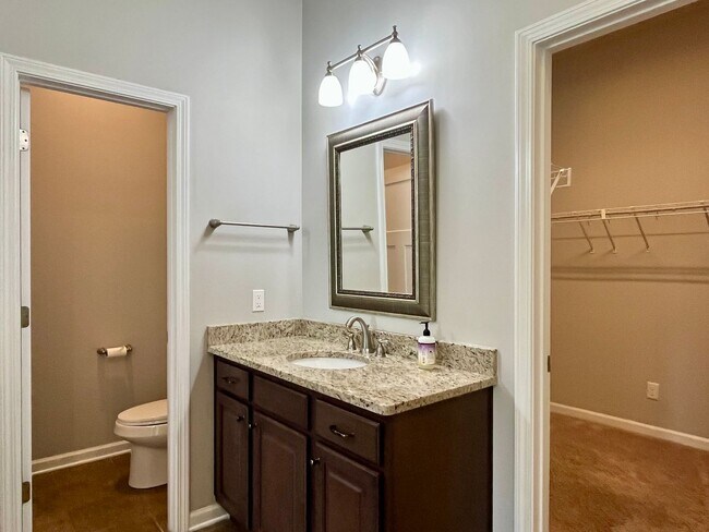 Building Photo - Deer Creek - 4BR/ 2 story/ 2500+SQFT
