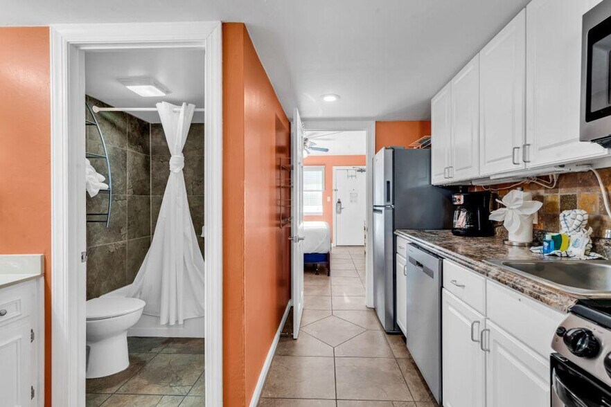 Building Photo - 2001 S Ocean Blvd