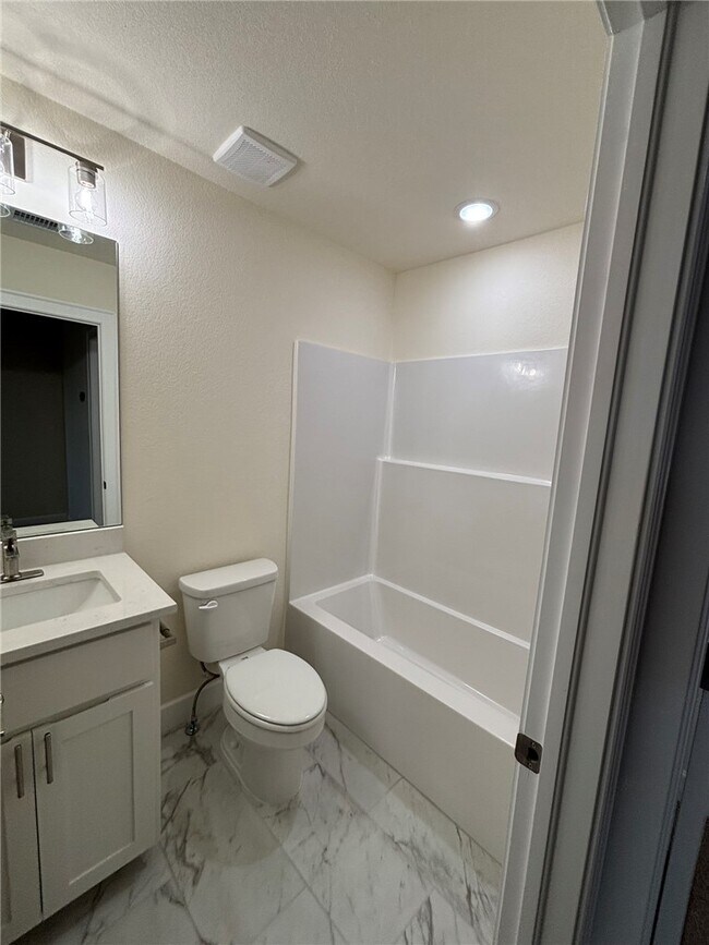 Building Photo - 2604 Bluster Dr