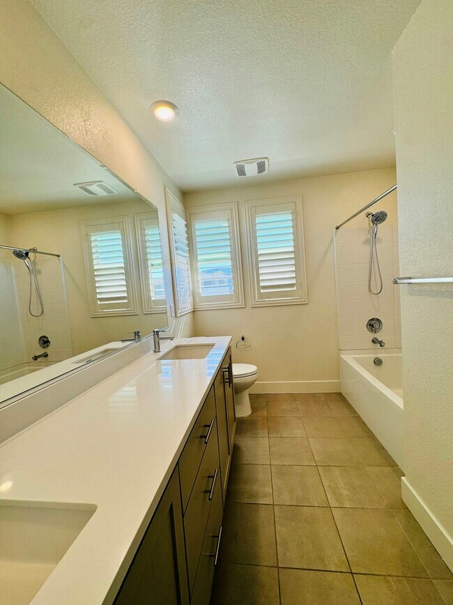 Building Photo - 5720 Greige Cir