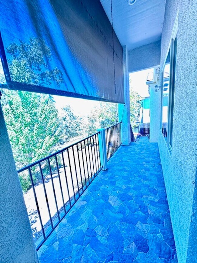 Building Photo - Springfield Home with a View - MUST BE 55 YEARS OF AGE