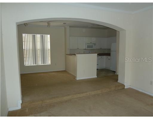 Building Photo - 9401 Crescent Loop Cir