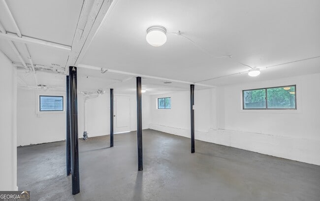 Building Photo - 5506 Alder Dr