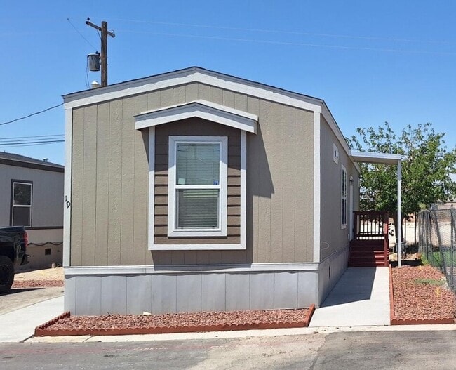Primary Photo - 4487 E Lake Mead Blvd