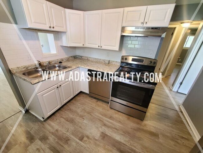 Building Photo - 4 Bedroom Ranch Home in Grandview-Coming SOON!!