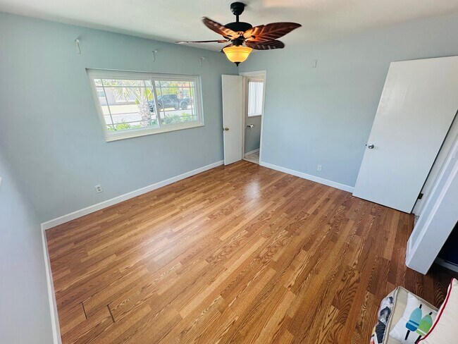 Building Photo - 385 S Tessier Dr