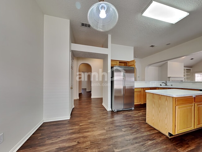 Building Photo - 4612 Belladonna Dr