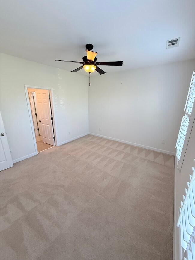 Building Photo - 951 Hendrick Ave