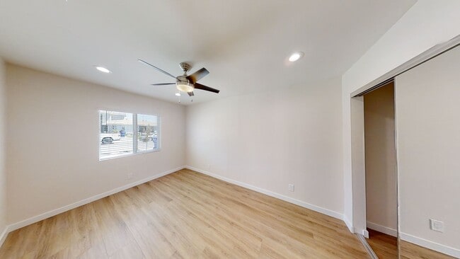 Building Photo - 4BD/2BA on West Falls!