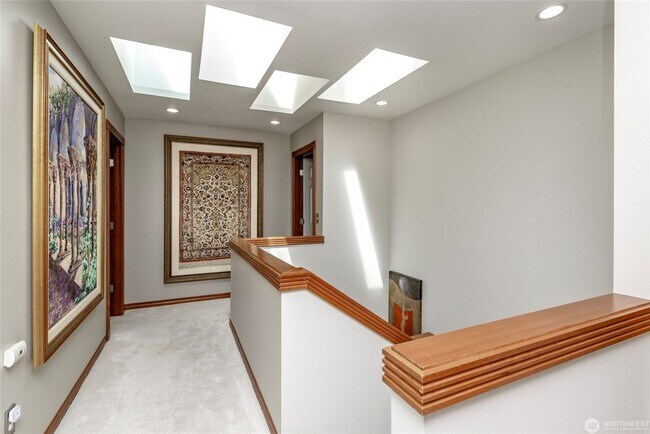 Building Photo - 3Bd/3Ba Seattle House