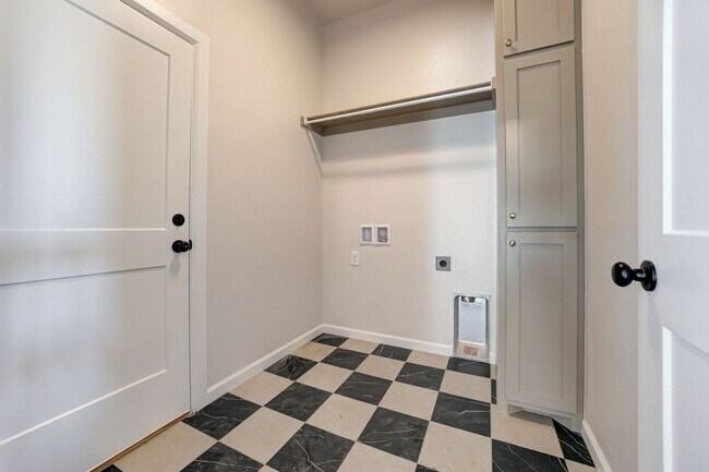 Building Photo - Newer home Available Noble OK