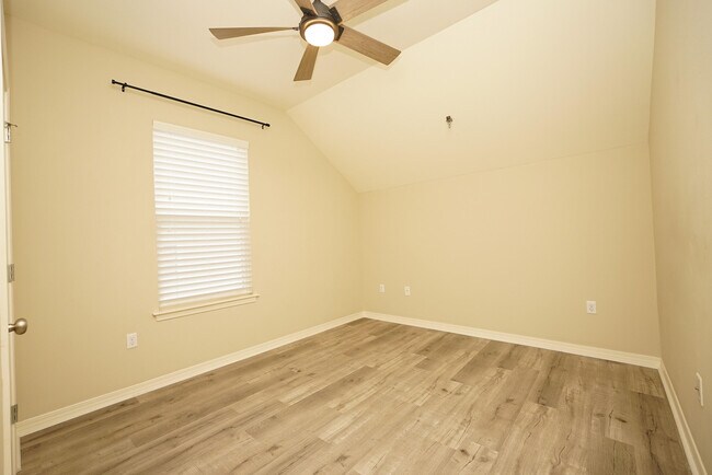 Building Photo - 1305 Finck Rd