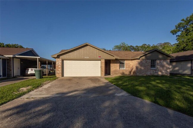 Primary Photo - 4620 Glen Oaks Cir