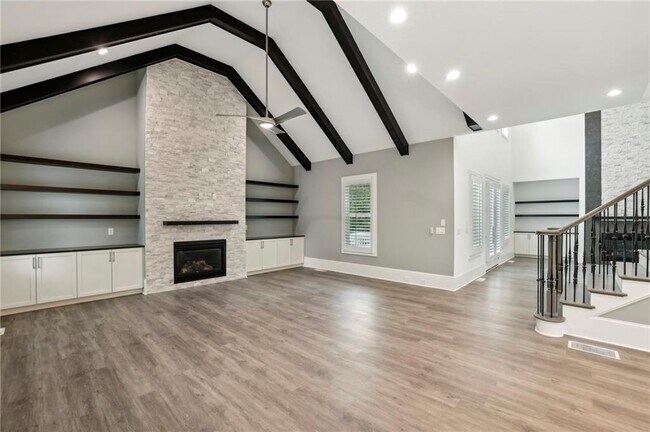 Building Photo - 3750 Robinson Rd NE