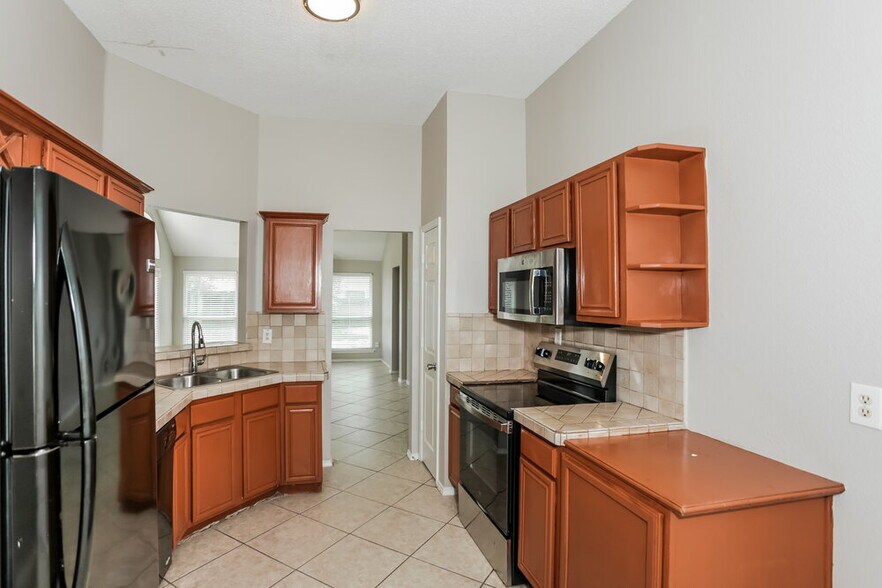 Building Photo - 224 Glen Meadow Dr