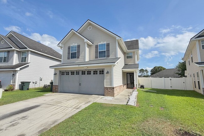 Building Photo - AVAILABLE NOW! (Small Pets Preferred) | $500 RENT CREDIT