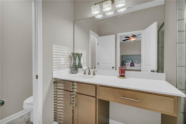 Building Photo - 1959 Hidden Hts