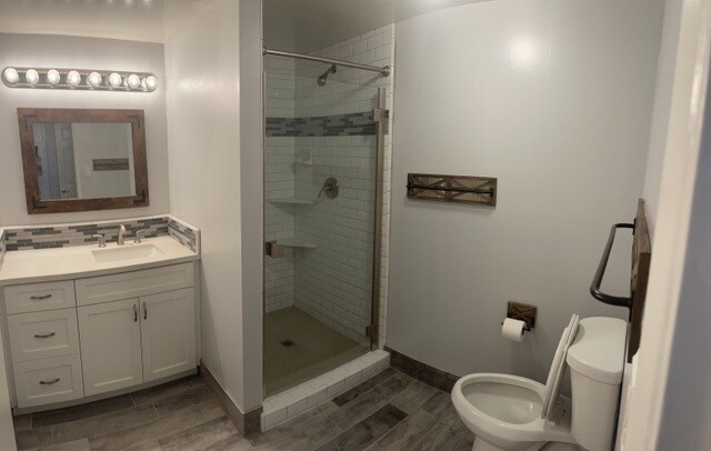 Master private bathroom - 1441 Prospect Ave