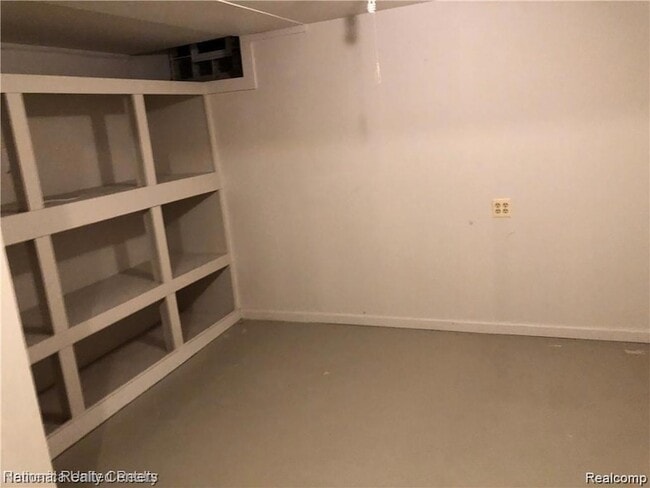 Building Photo - 43449 Arbor Way W