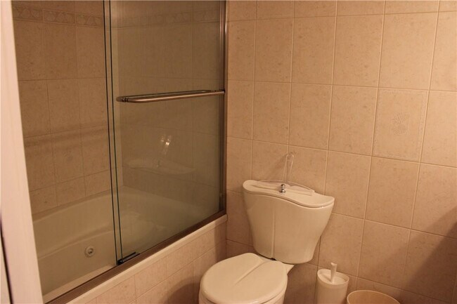 Building Photo - 750 N Ocean Blvd