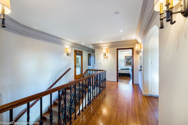 Building Photo - 11159 La Maida St