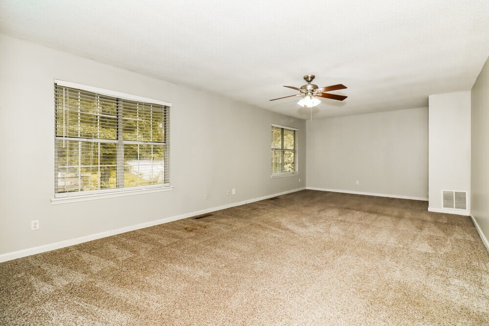 Building Photo - 2521 Country Lake Cir