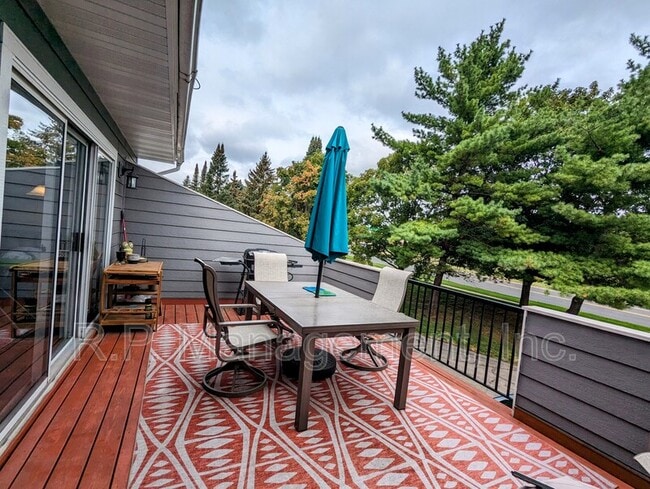 Building Photo - 14254 Estates Ave