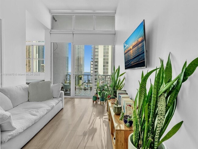 Building Photo - 2200 NE 4th Ave