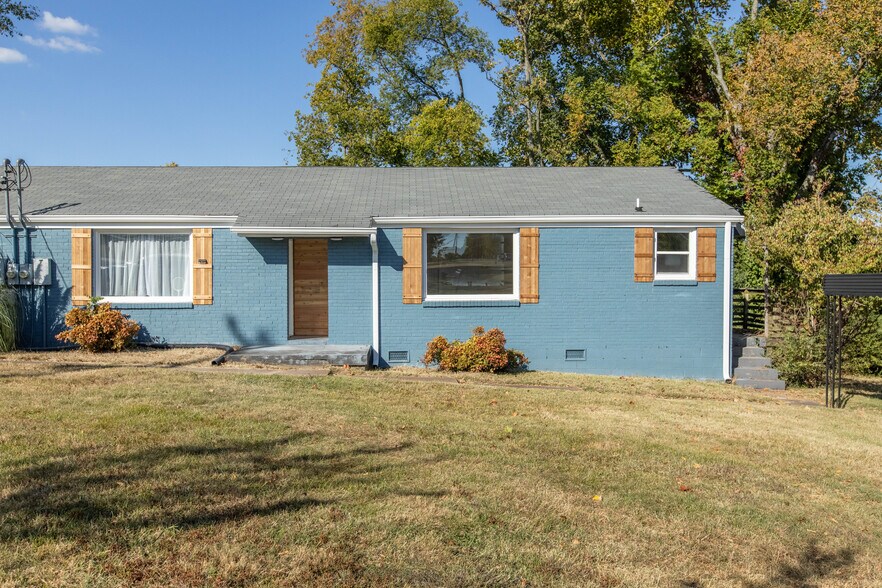 Building Photo - 2418 Maplecrest Dr