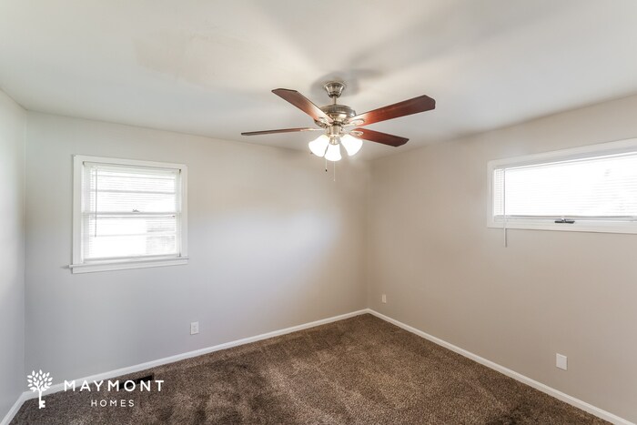 Building Photo - 3624 Springhill Dr