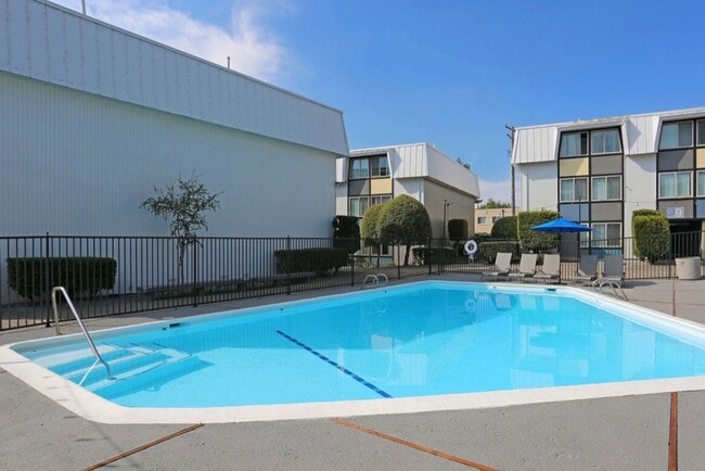 Building Photo - 1050 Foothill Blvd
