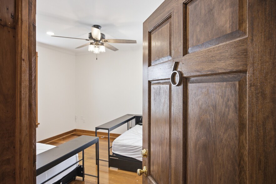 Building Photo - 823 McCallie Ave
