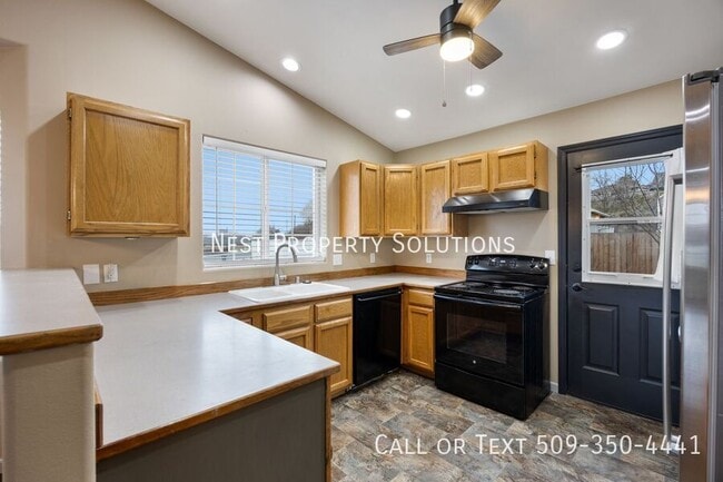 Building Photo - 1525 S Bailey Ave